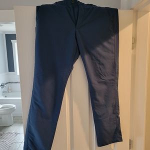 Mens under Armour golf pants 36/32 very good condition